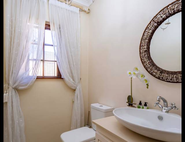 4 BEDROOM TOWNHOUSE TO LET IN HILLCREST CENTRAL